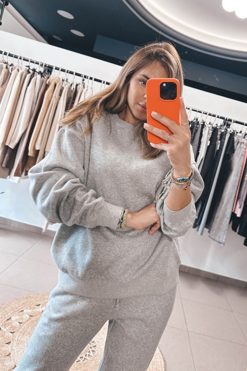 Comfortable Alice sweatshirt