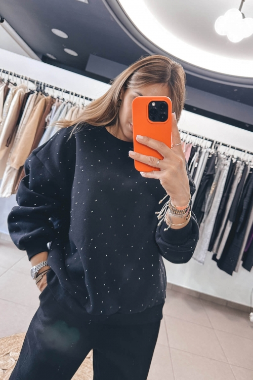 Loose soft sweatshirt with rhinestones