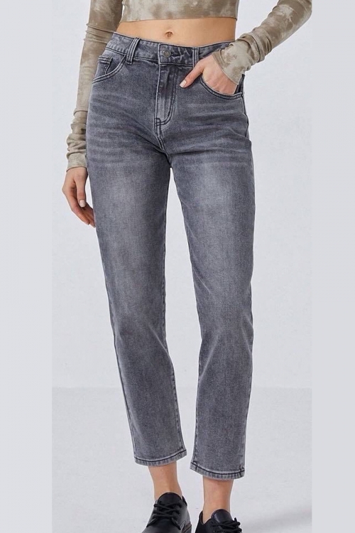 Premium high waisted mom fit jeans Lana