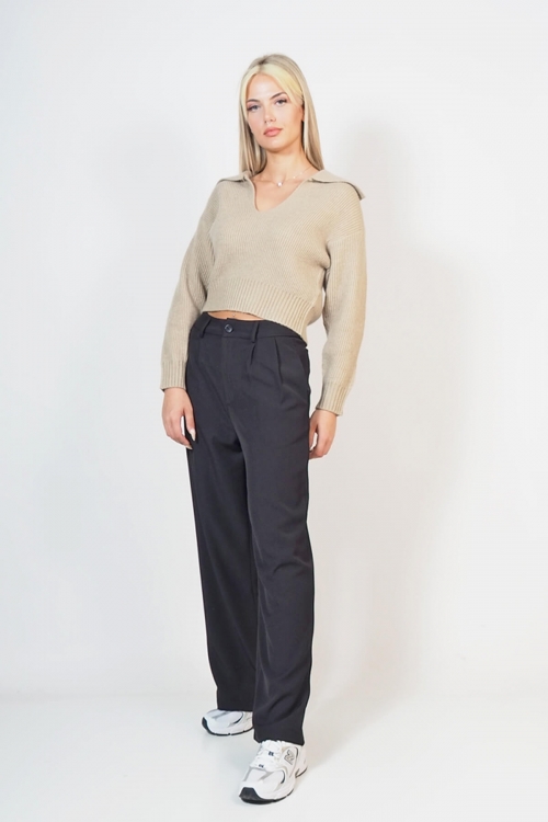 Soft knit v cut blouse with collar