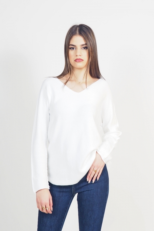 Soft knit v cut loose top