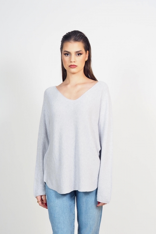 Soft knit v cut loose top