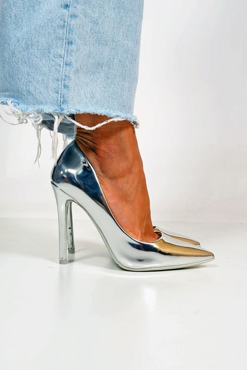 Shining diamond heels