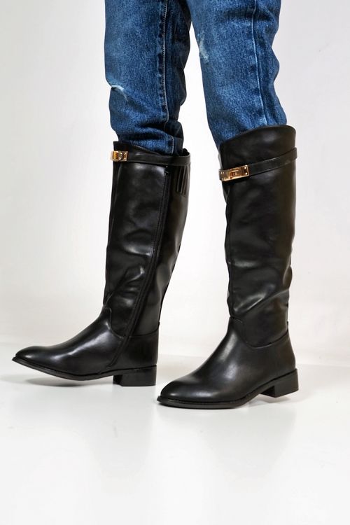 Flat buckle boots